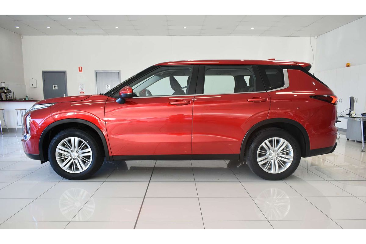 2023 Mitsubishi Outlander ES ZM