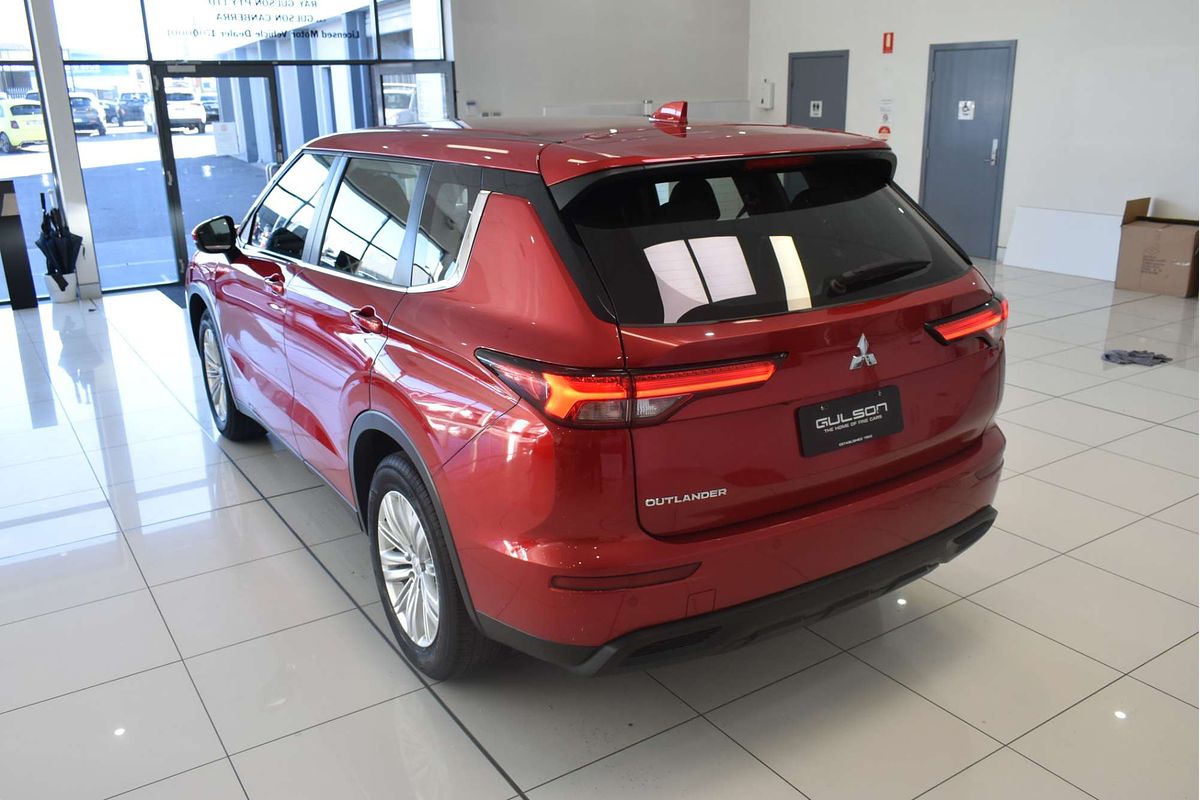 2023 Mitsubishi Outlander ES ZM