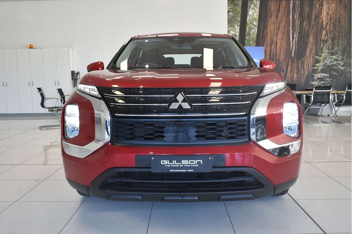 2023 Mitsubishi Outlander ES ZM