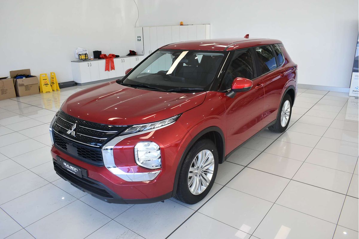 2023 Mitsubishi Outlander ES ZM