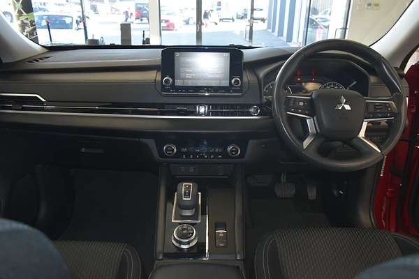 2023 Mitsubishi Outlander ES ZM