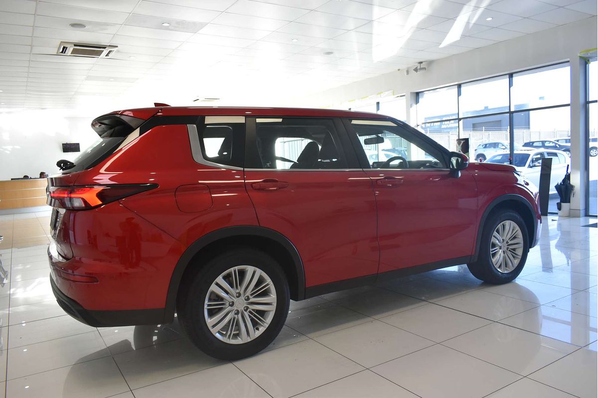 2023 Mitsubishi Outlander ES ZM
