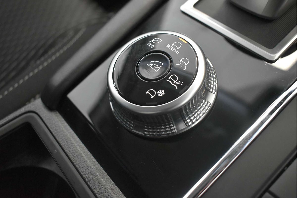 2023 Mitsubishi Outlander ES ZM