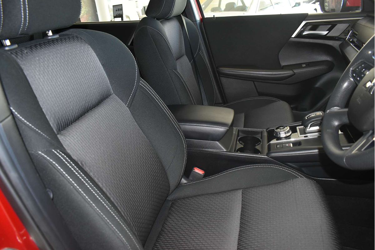 2023 Mitsubishi Outlander ES ZM