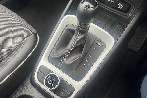2024 Hyundai Venue Elite QX.V5