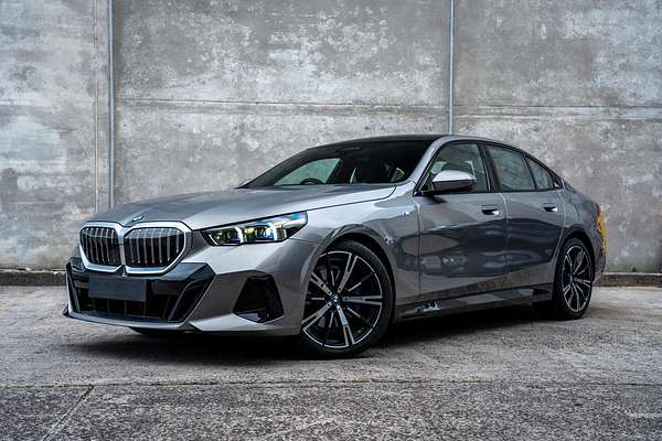2024 BMW 5 Series 520i M Sport G60