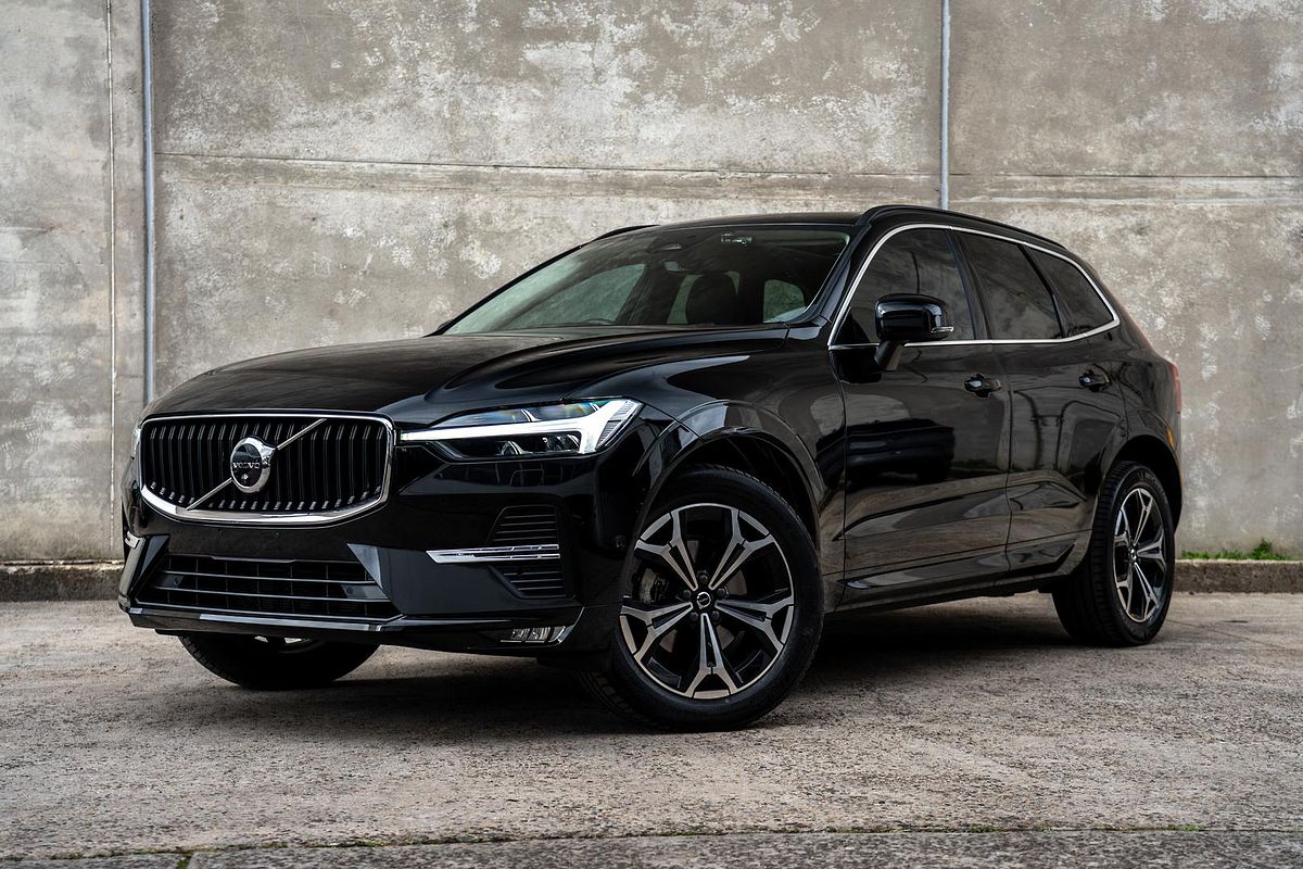 2022 Volvo XC60 B5 Momentum