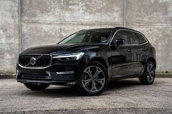 2022 Volvo XC60 B5 Momentum