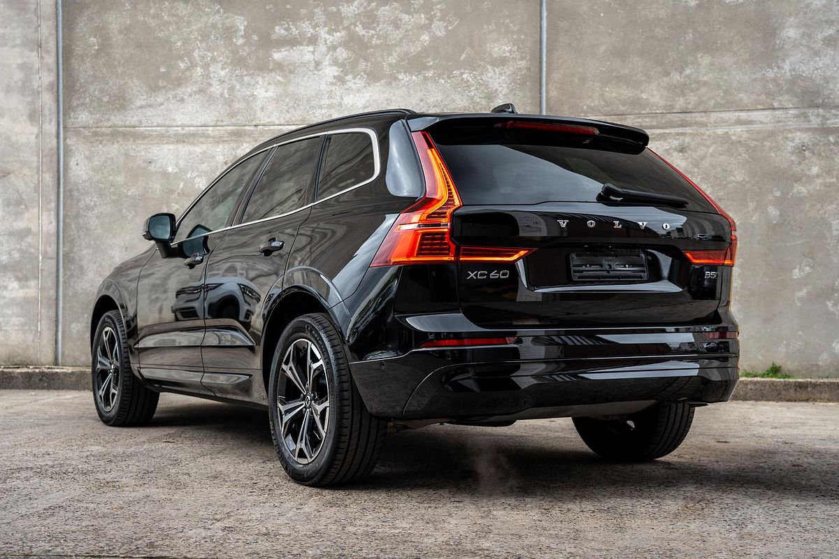 2022 Volvo XC60 B5 Momentum