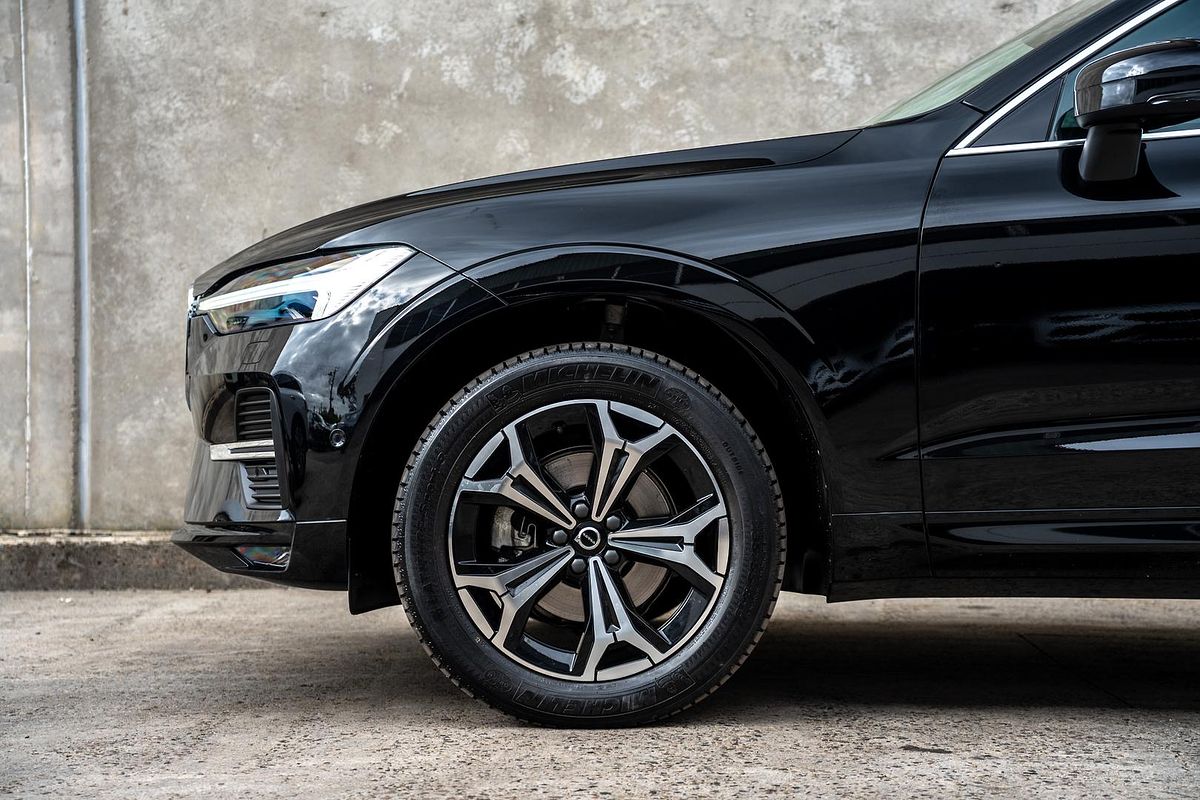 2022 Volvo XC60 B5 Momentum