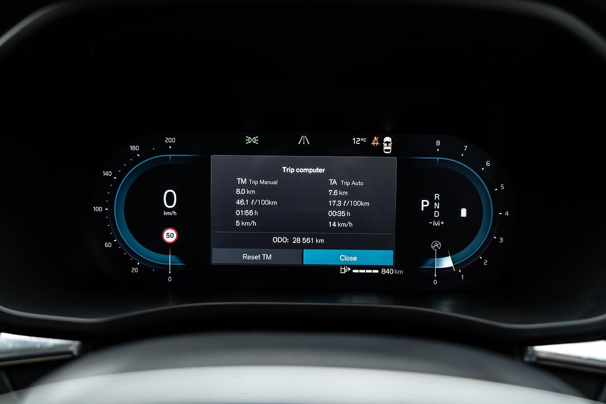 2022 Volvo XC60 B5 Momentum