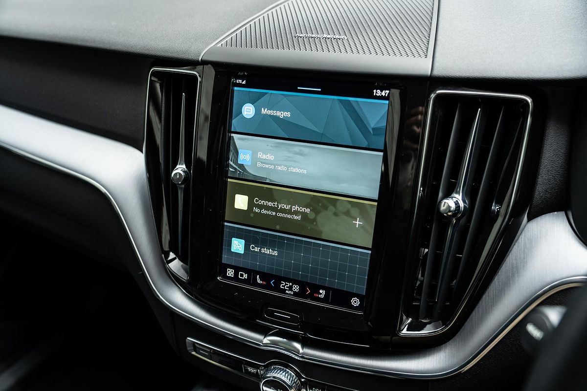 2022 Volvo XC60 B5 Momentum