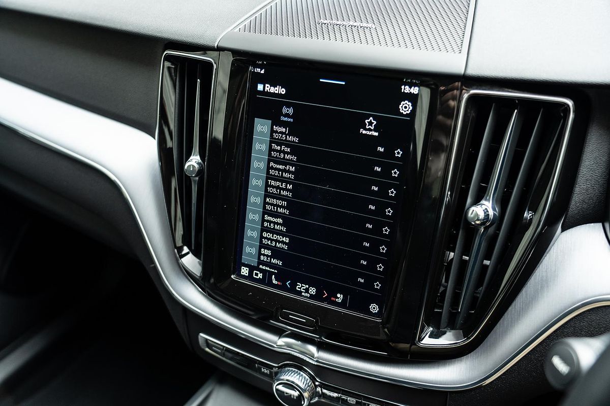 2022 Volvo XC60 B5 Momentum
