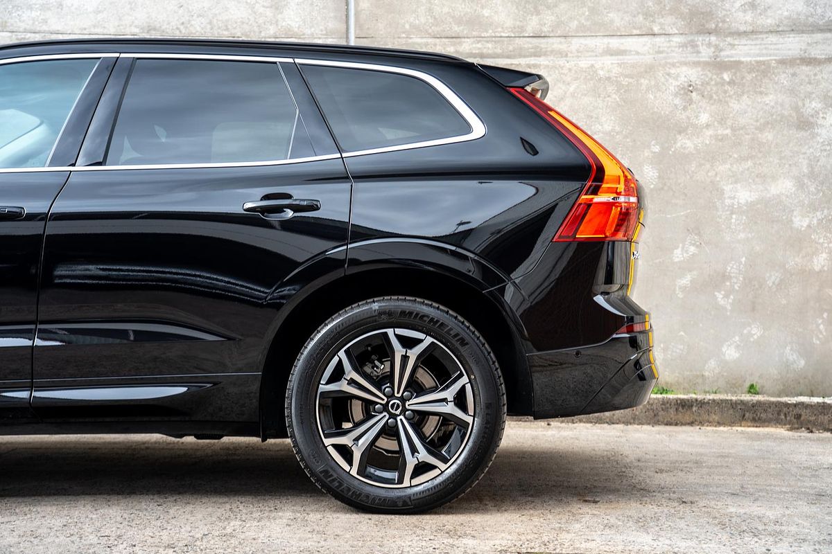 2022 Volvo XC60 B5 Momentum