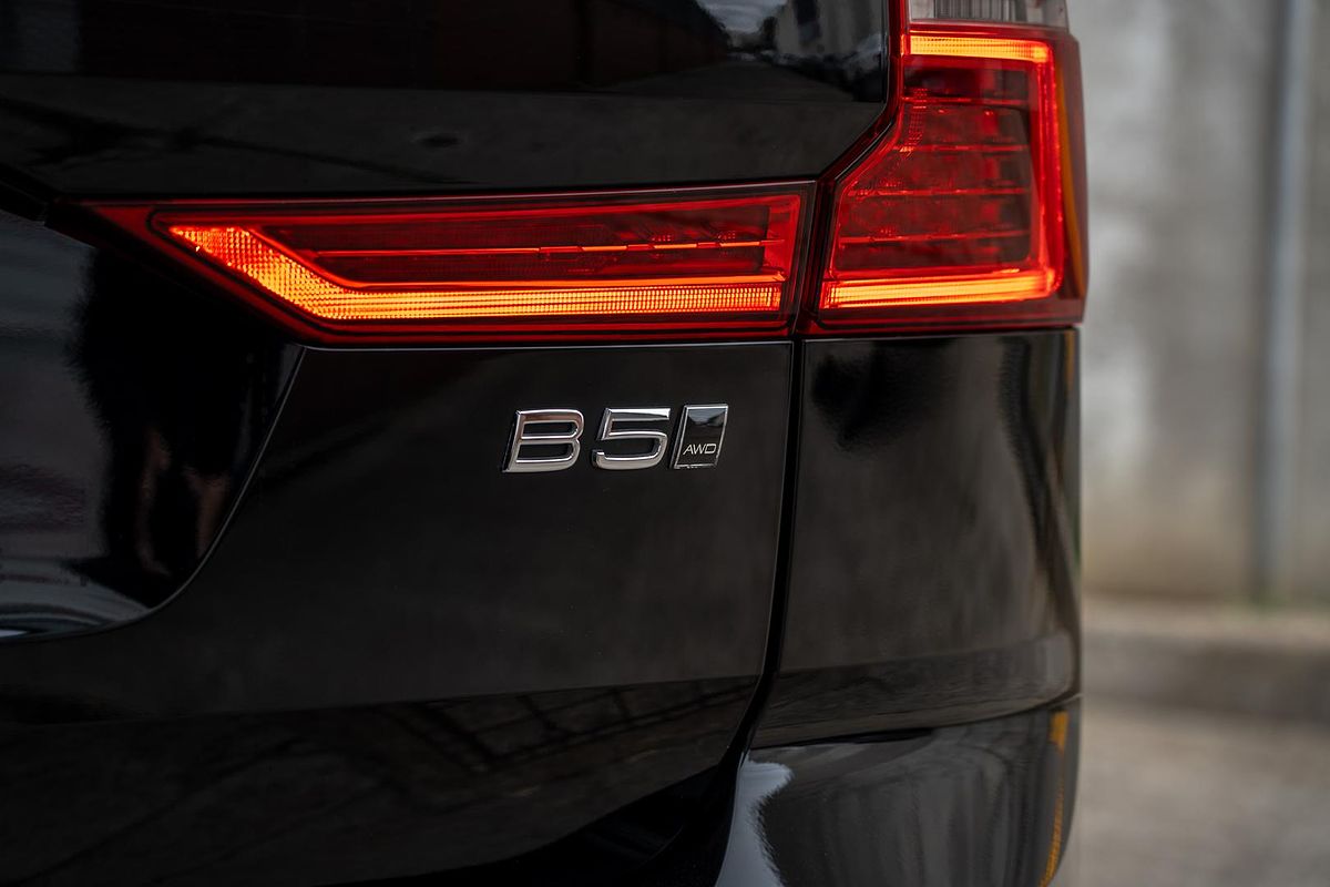 2022 Volvo XC60 B5 Momentum