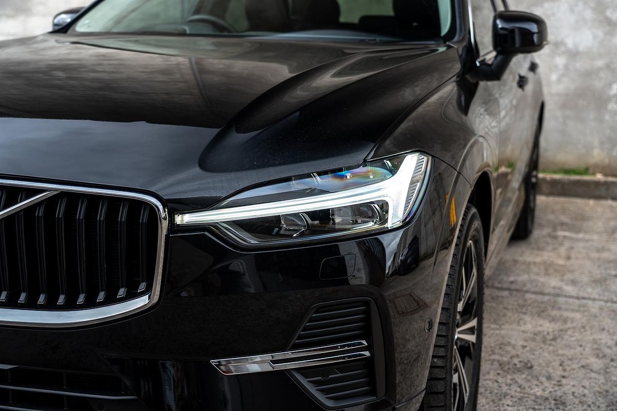 2022 Volvo XC60 B5 Momentum
