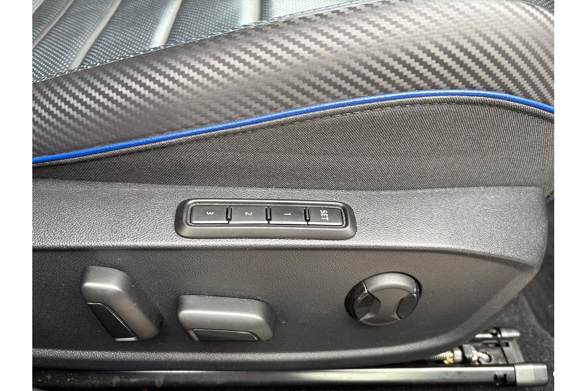 2022 Volkswagen Golf R 8