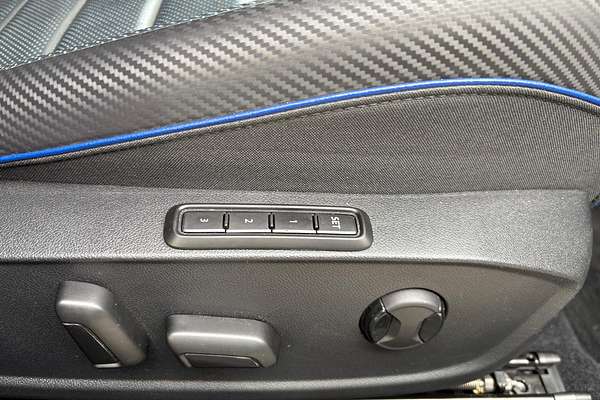 2022 Volkswagen Golf R 8