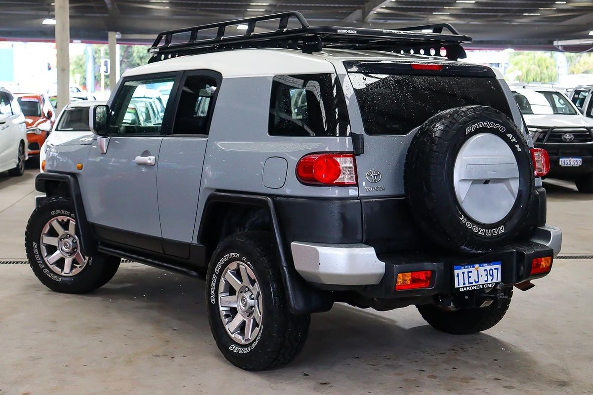 2013 Toyota FJ Cruiser GSJ15R