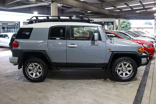 2013 Toyota FJ Cruiser GSJ15R