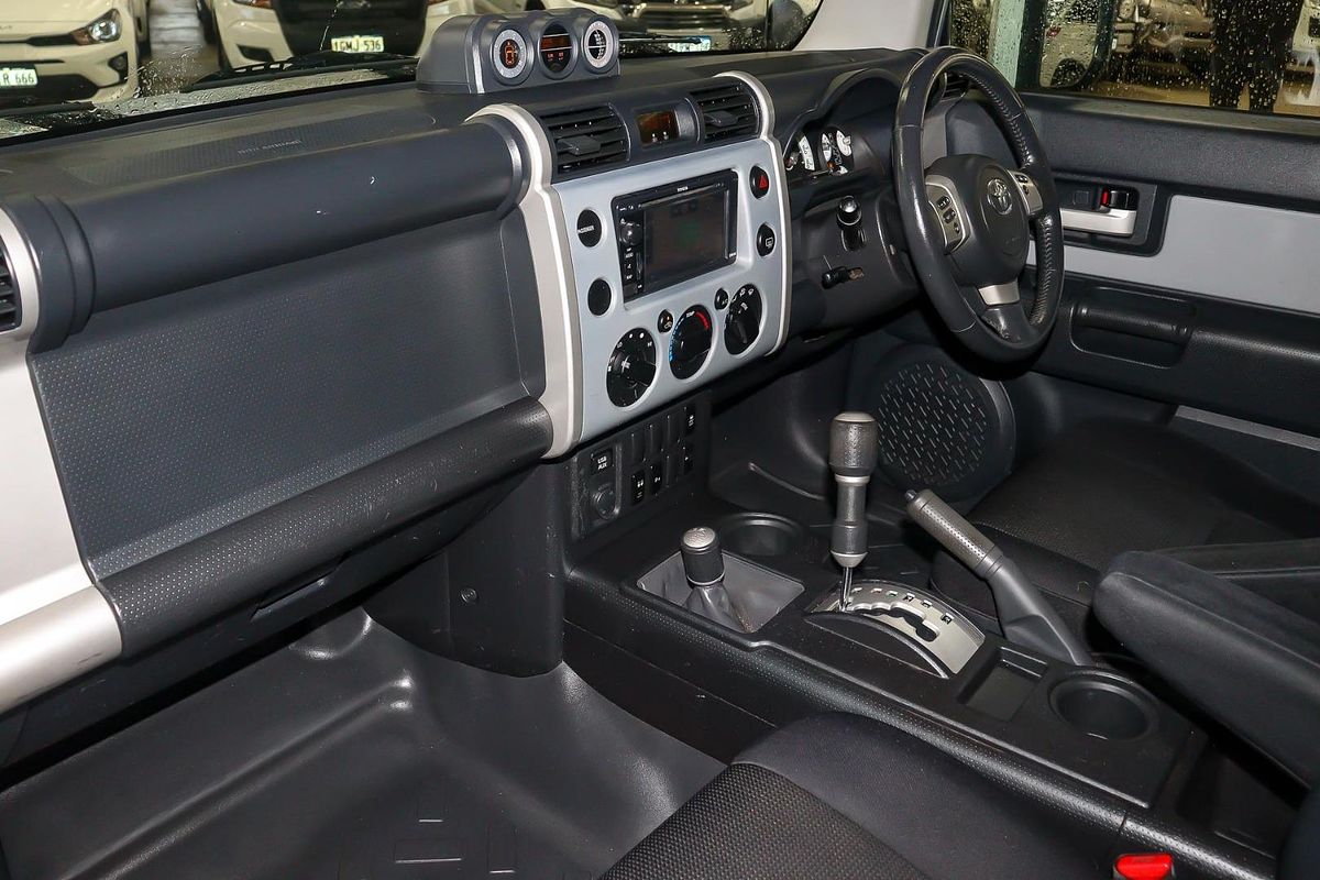 2013 Toyota FJ Cruiser GSJ15R