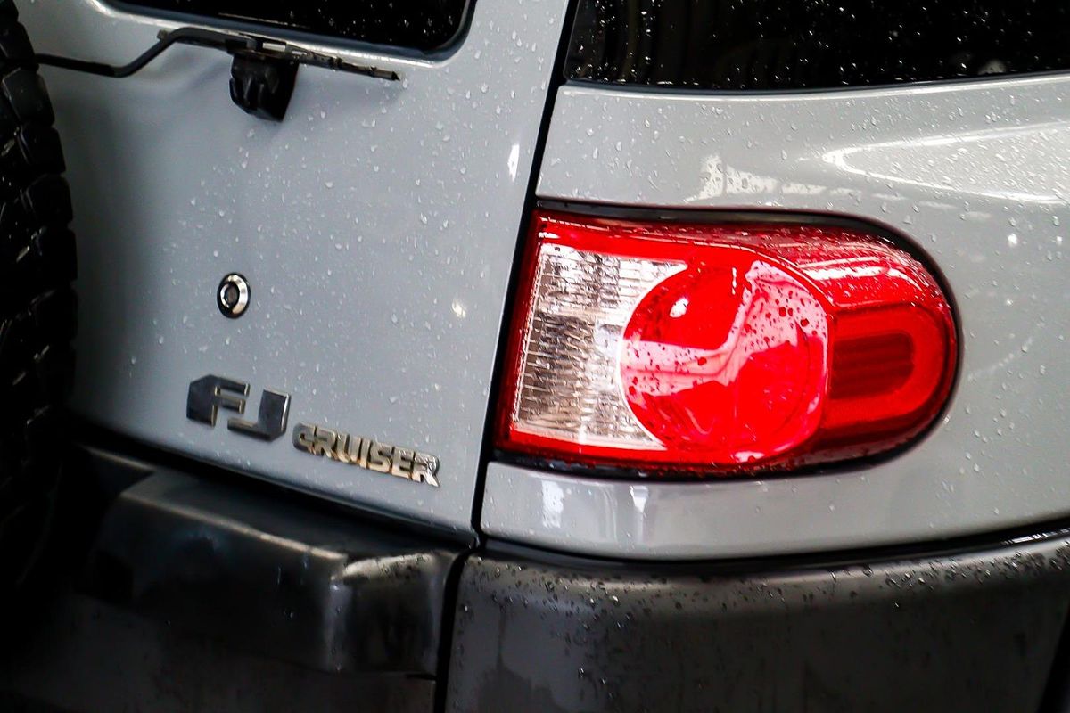 2013 Toyota FJ Cruiser GSJ15R