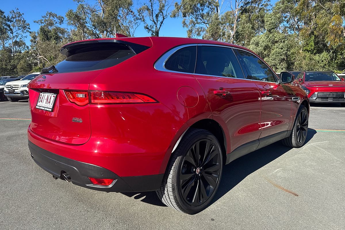 2017 Jaguar F-PACE 25t Prestige X761