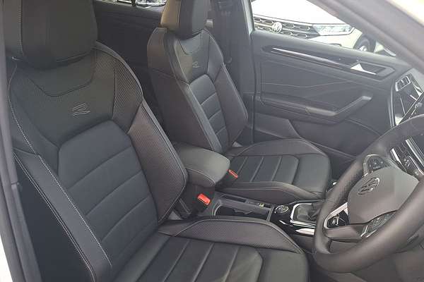 2024 Volkswagen T-Roc 140TSI R-Line D11