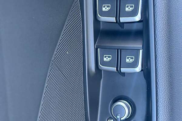 2019 Audi A3 35 TFSI S line plus 8V