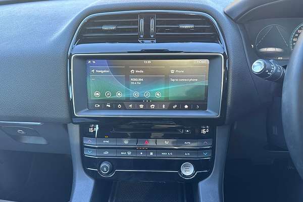 2017 Jaguar F-PACE 25t Prestige X761