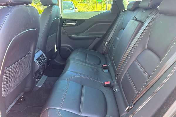 2017 Jaguar F-PACE 25t Prestige X761