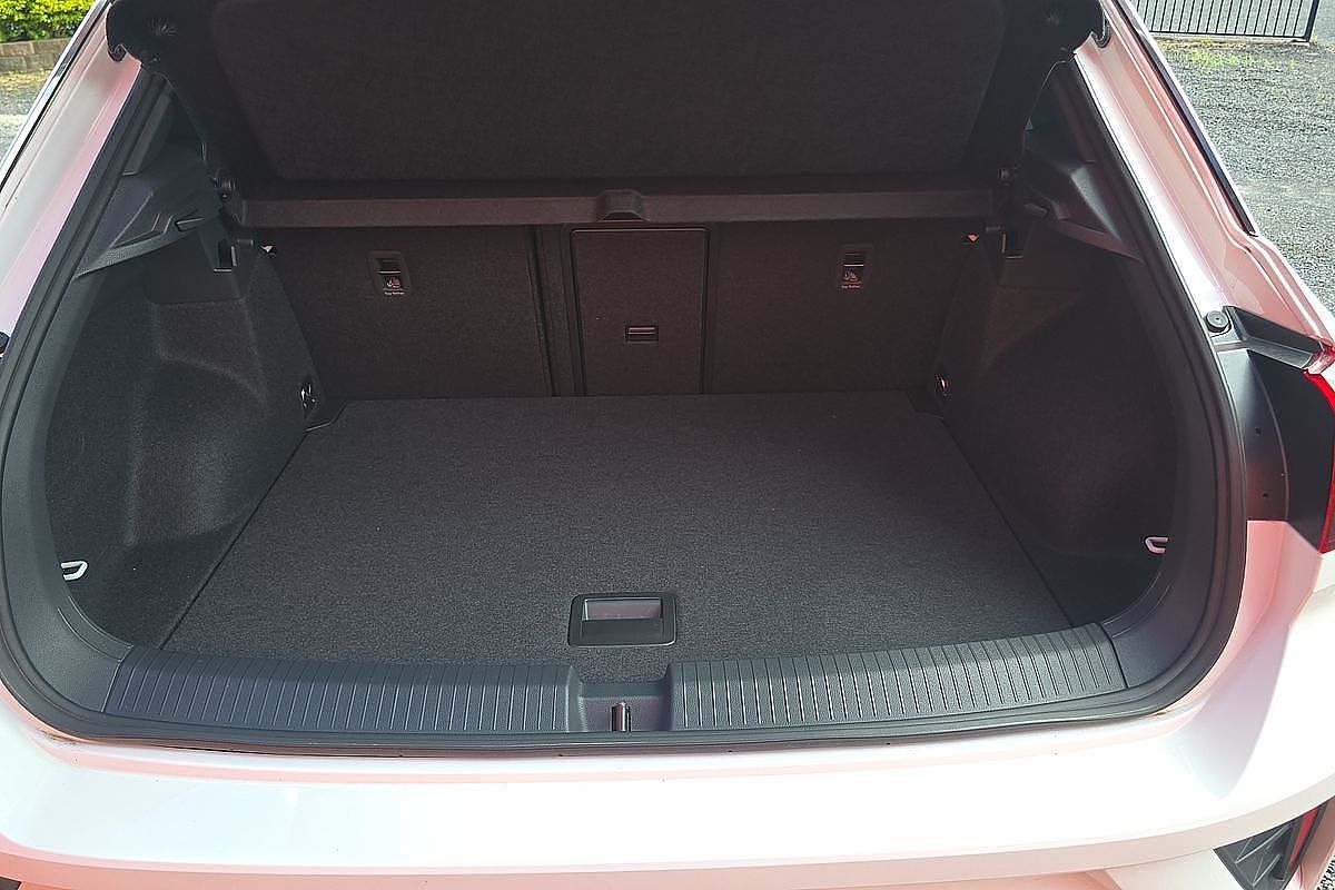 2024 Volkswagen T-Roc 140TSI R-Line D11