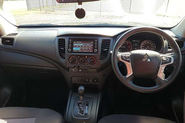 2020 Mitsubishi Triton GLX MR 4X4