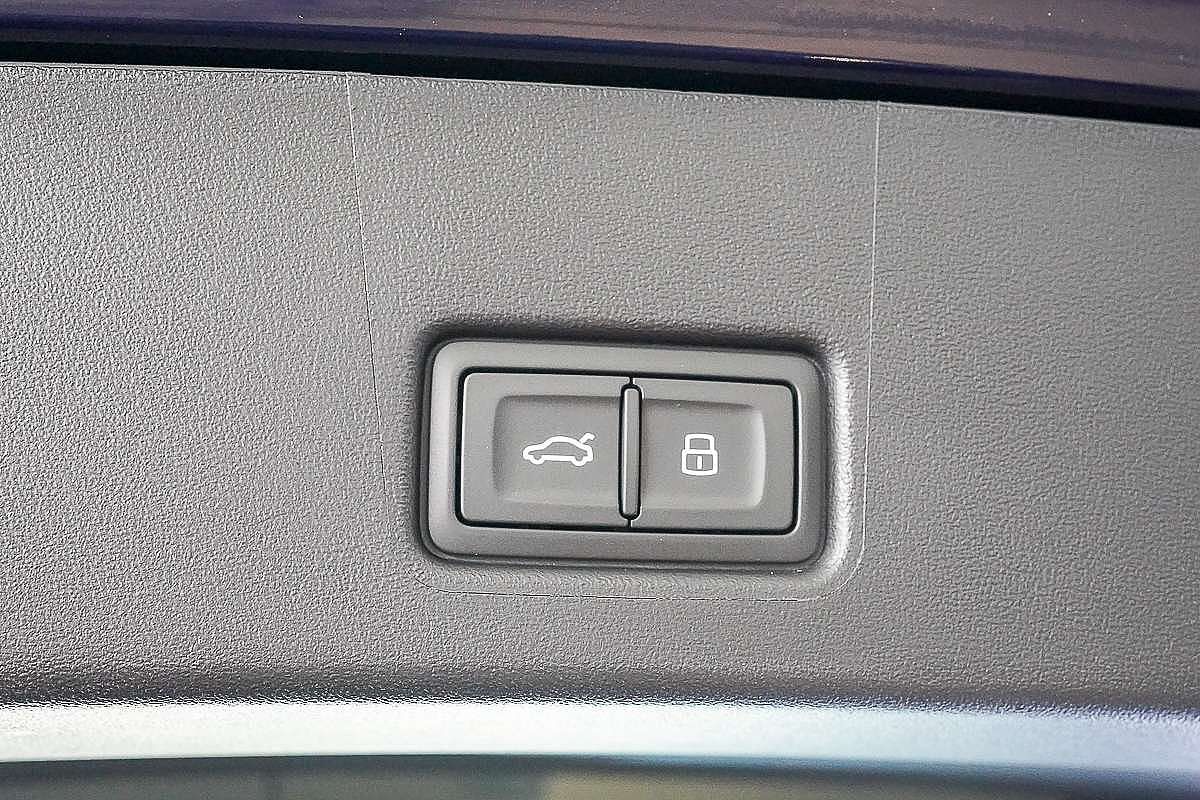 2024 Audi Q4 e-tron 45 F4