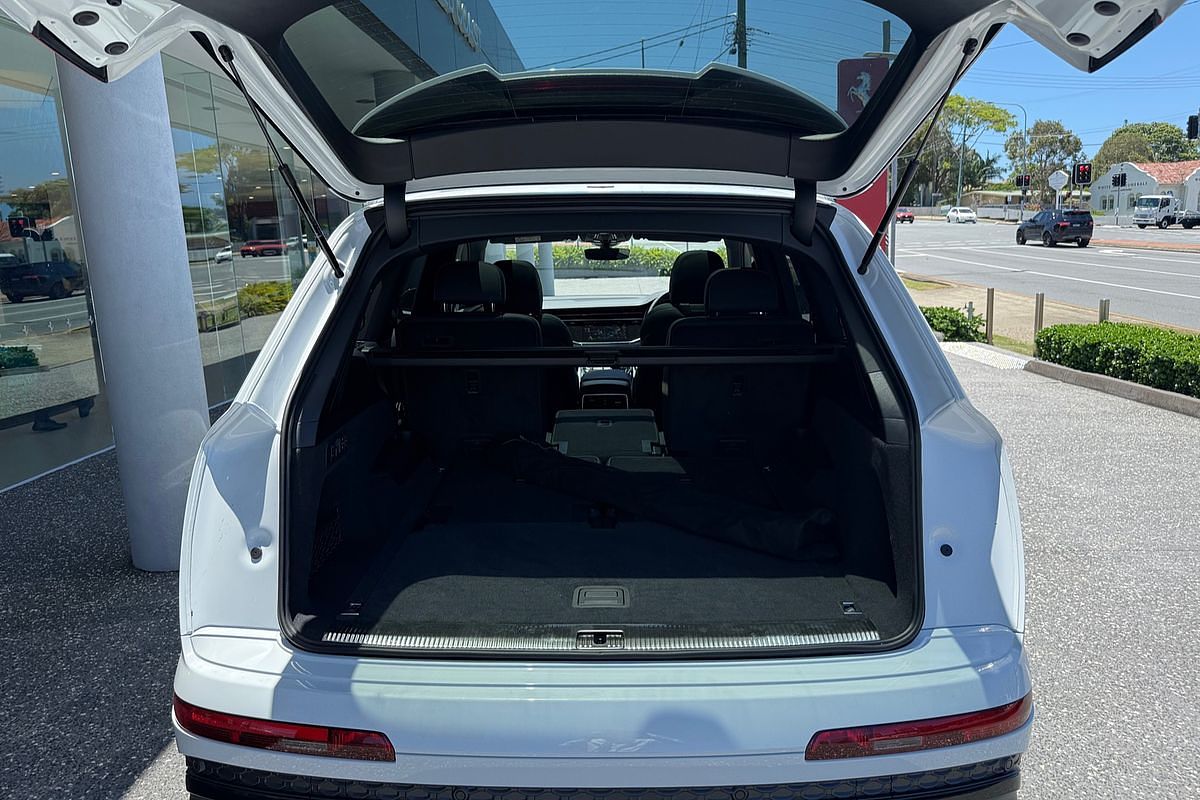 2024 Audi Q7 55 TFSI S line 4M