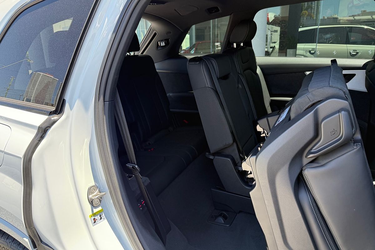 2024 Audi Q7 55 TFSI S line 4M