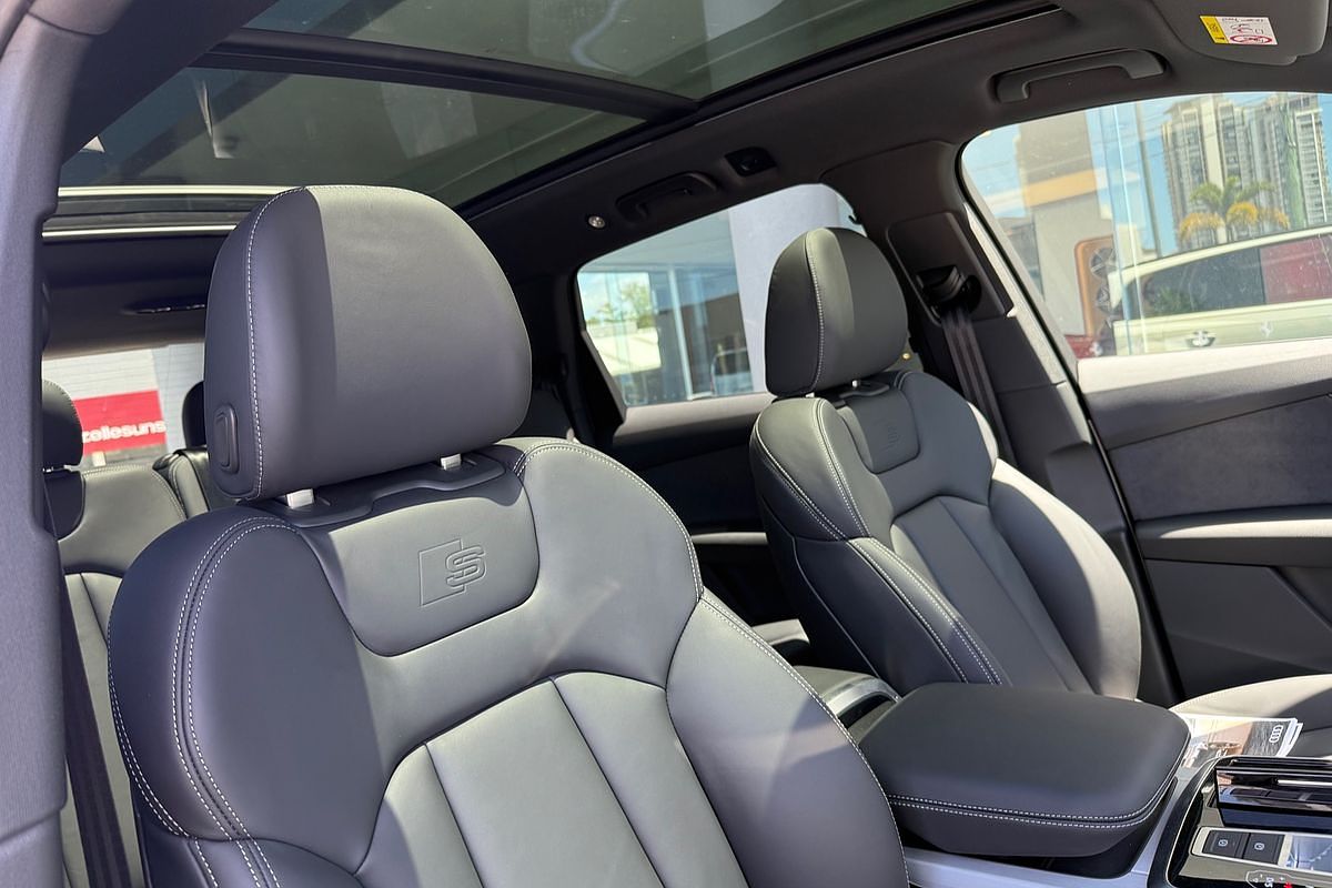 2024 Audi Q7 55 TFSI S line 4M