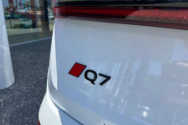 2024 Audi Q7 55 TFSI S line 4M