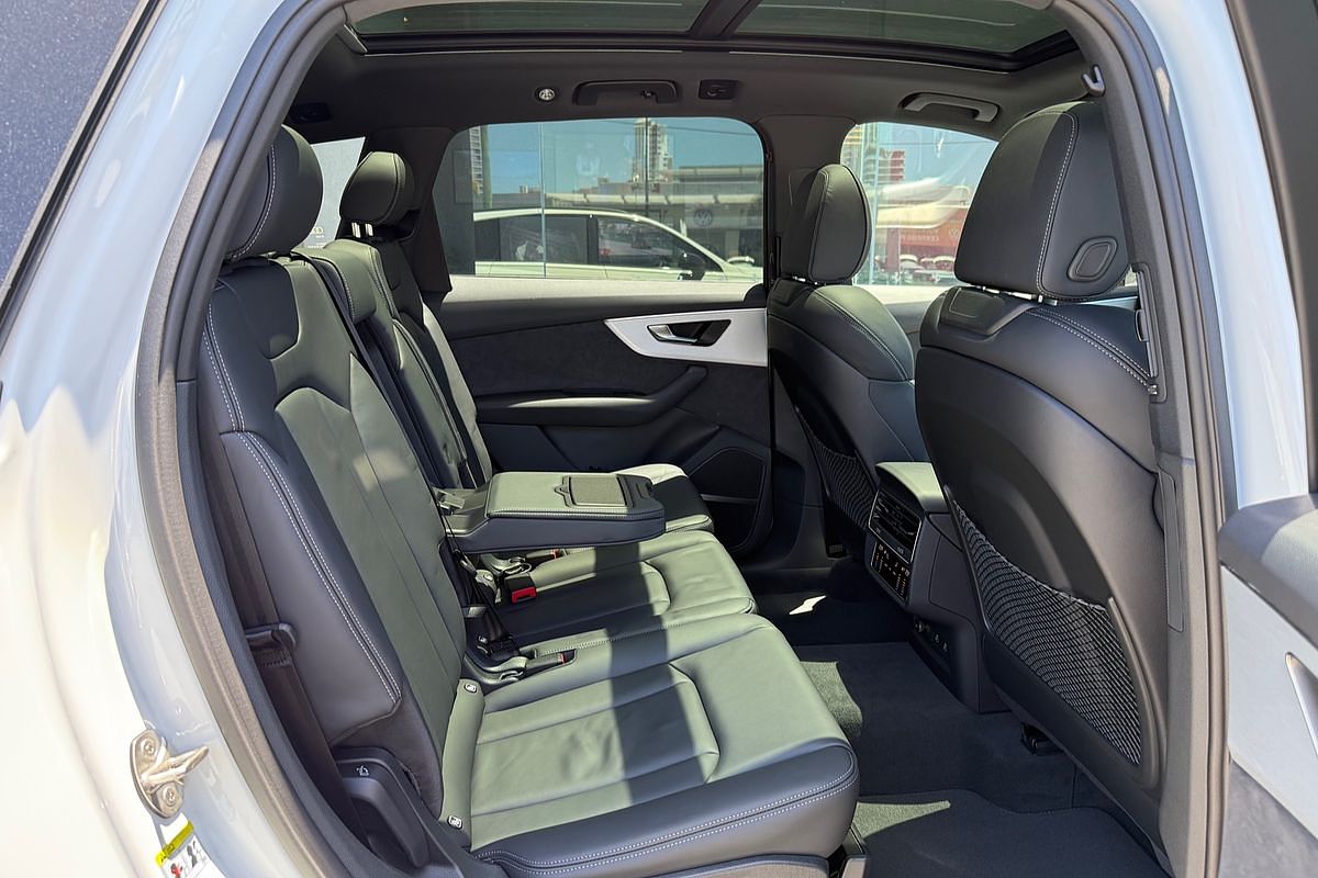 2024 Audi Q7 55 TFSI S line 4M