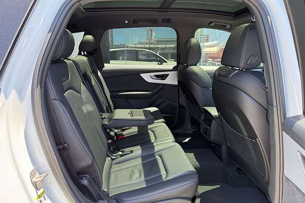 2024 Audi Q7 55 TFSI S line 4M