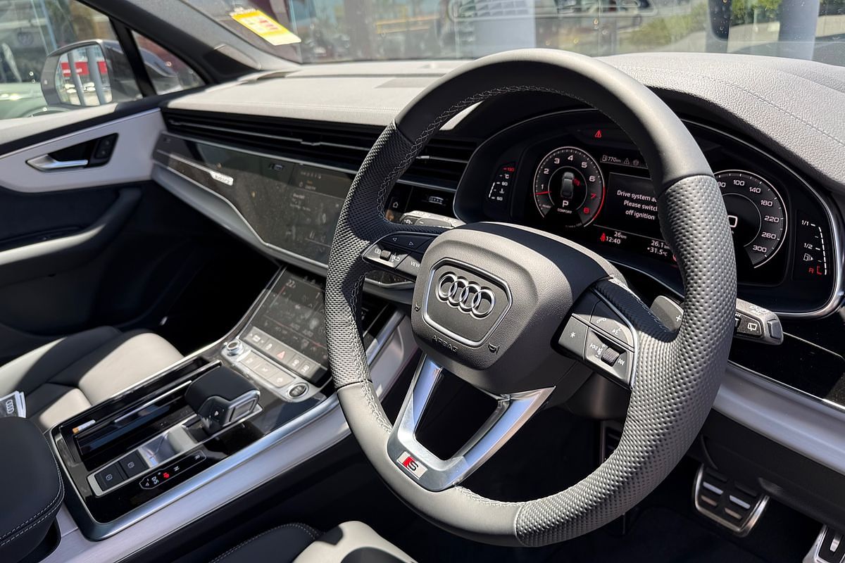 2024 Audi Q7 55 TFSI S line 4M