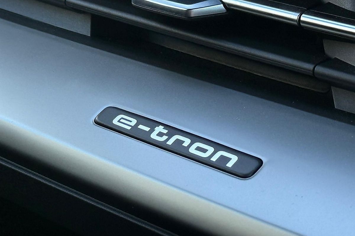 2024 Audi Q4 e-tron 55 F4