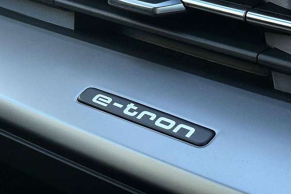 2024 Audi Q4 e-tron 55 F4