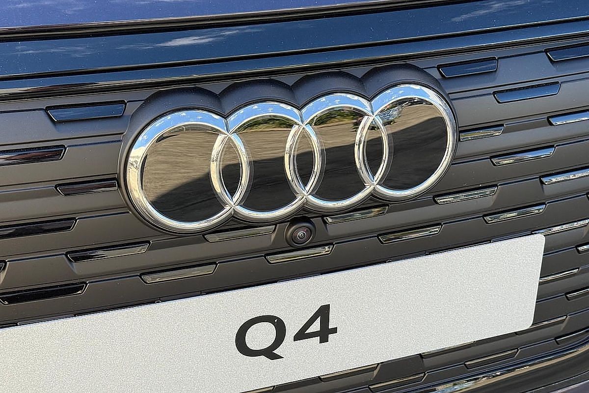 2024 Audi Q4 e-tron 55 F4