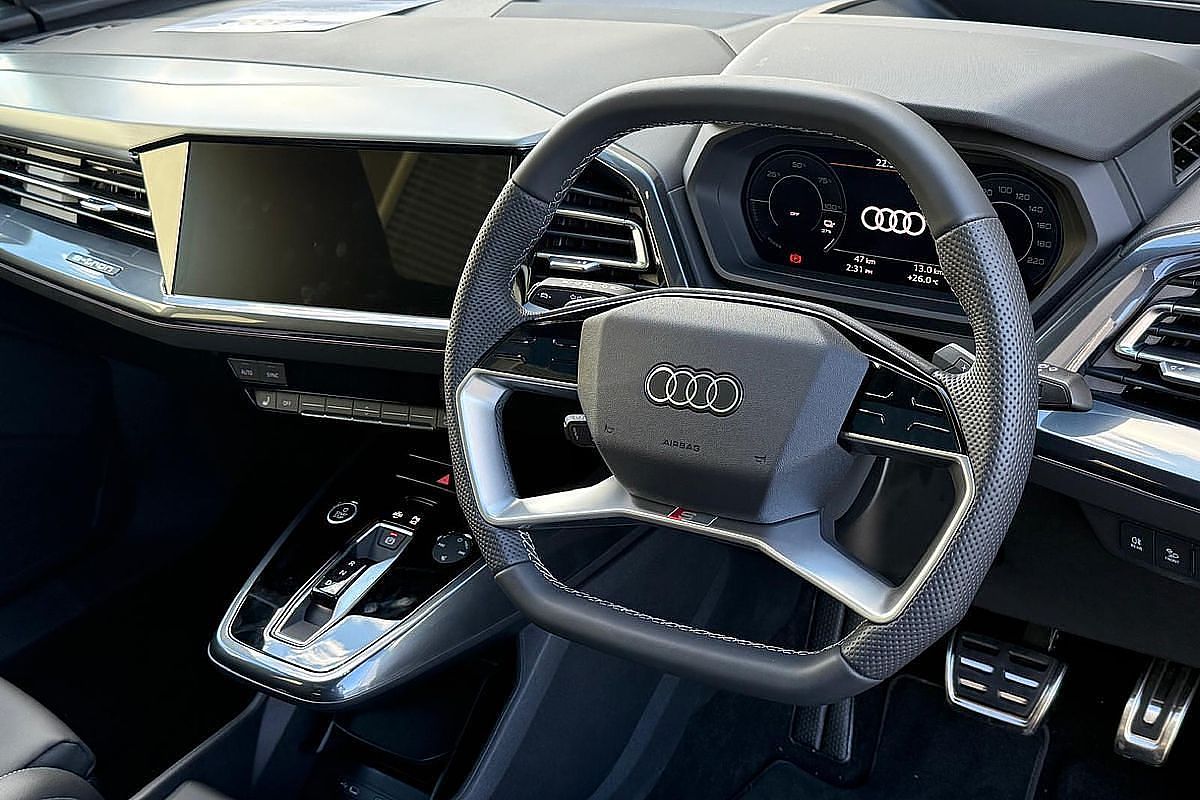 2024 Audi Q4 e-tron 55 F4
