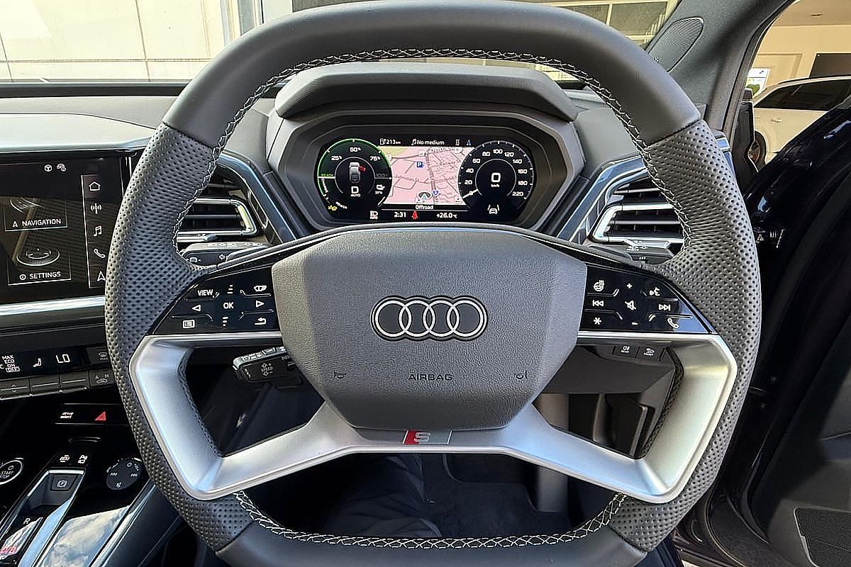 2024 Audi Q4 e-tron 55 F4