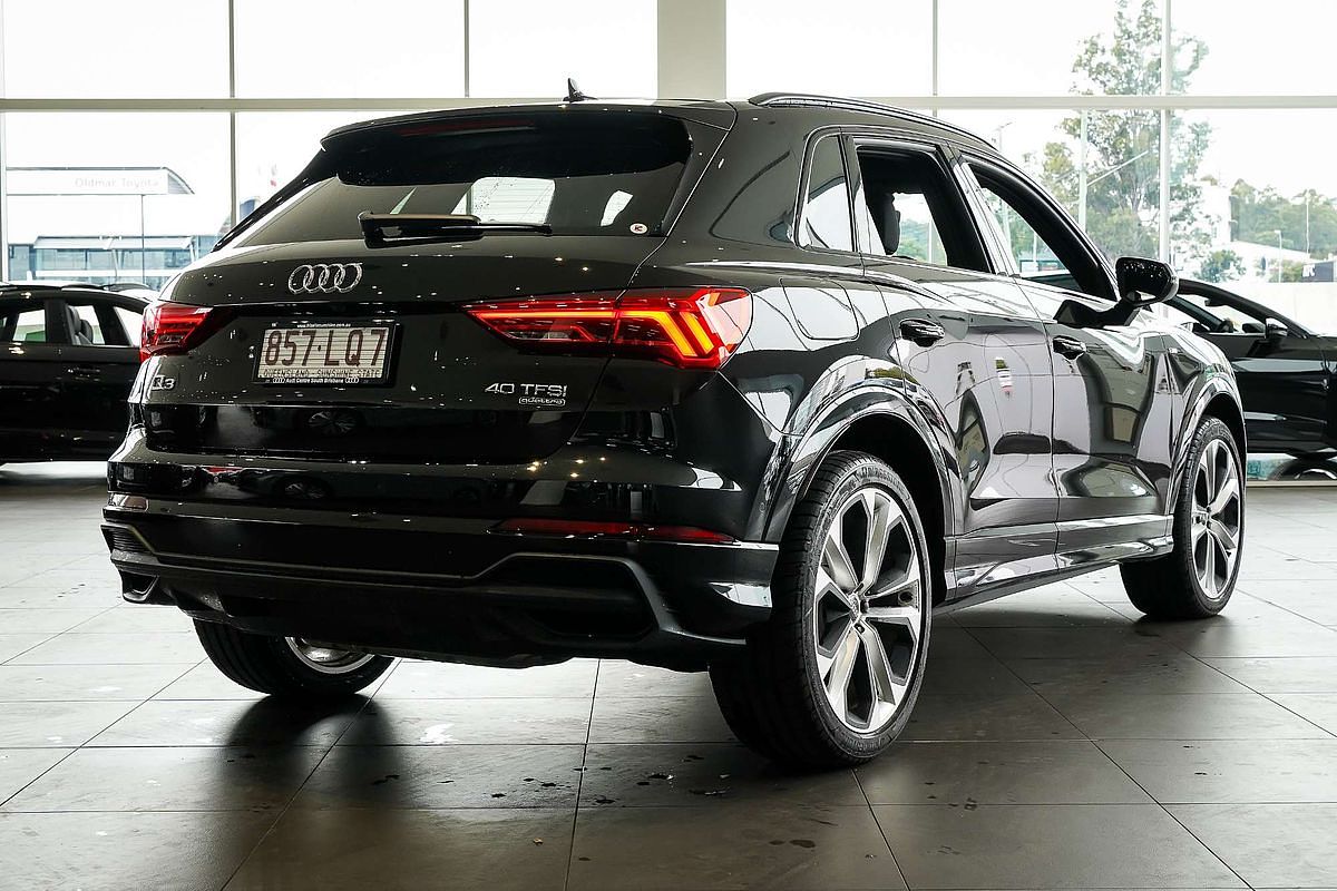 2024 Audi Q3 40 TFSI S line F3