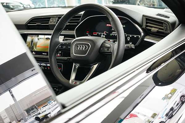 2024 Audi Q3 40 TFSI S line F3