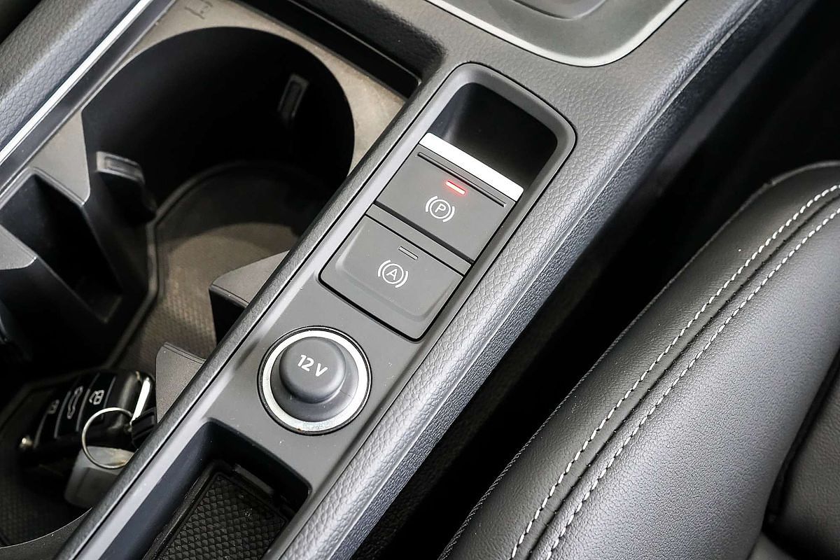 2024 Audi Q3 40 TFSI S line F3