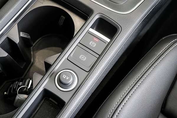 2024 Audi Q3 40 TFSI S line F3